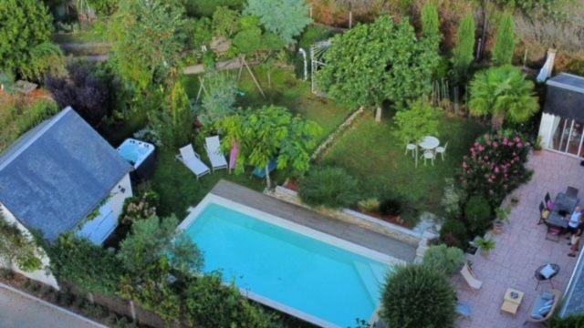 Logis Du Lievre D'Or Bed & Breakfast มงต์บาซง ภายนอก รูปภาพ