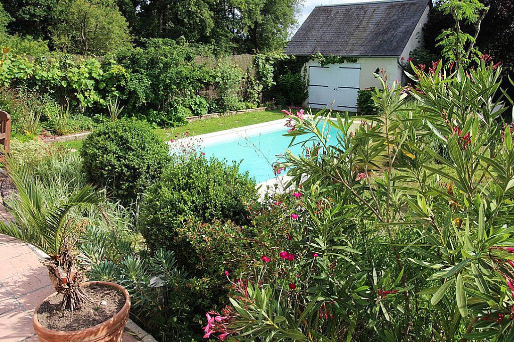 Logis Du Lievre D'Or Bed & Breakfast มงต์บาซง ภายนอก รูปภาพ