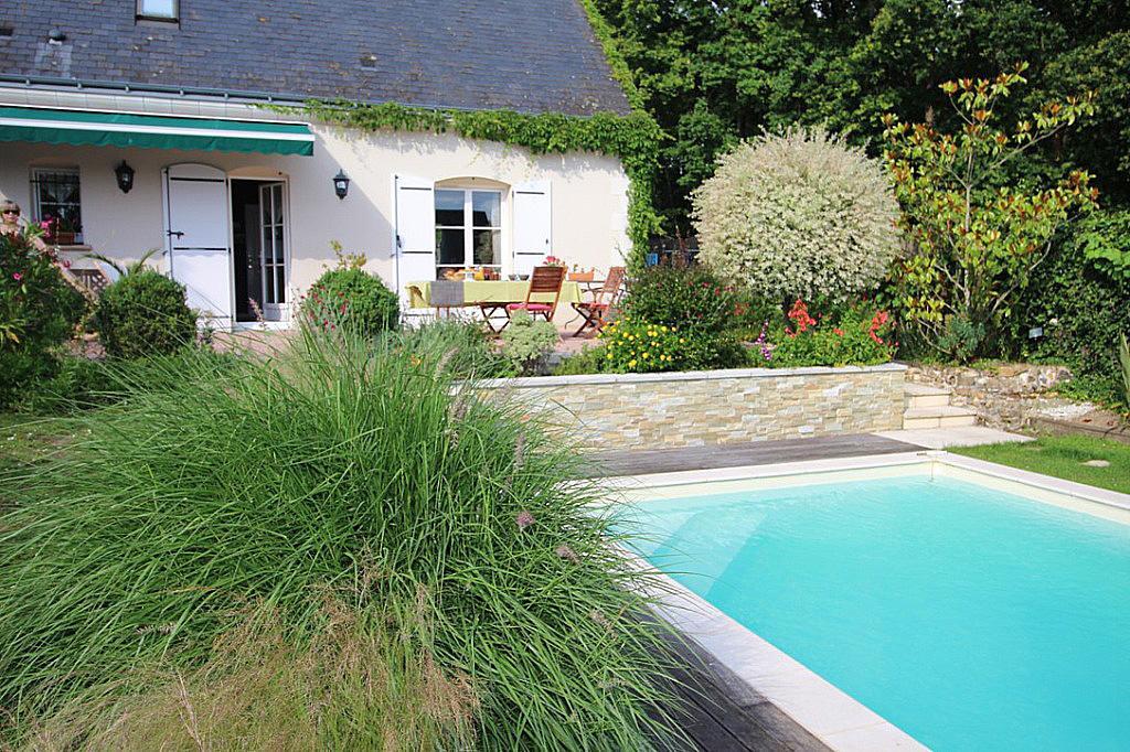 Logis Du Lievre D'Or Bed & Breakfast มงต์บาซง ภายนอก รูปภาพ