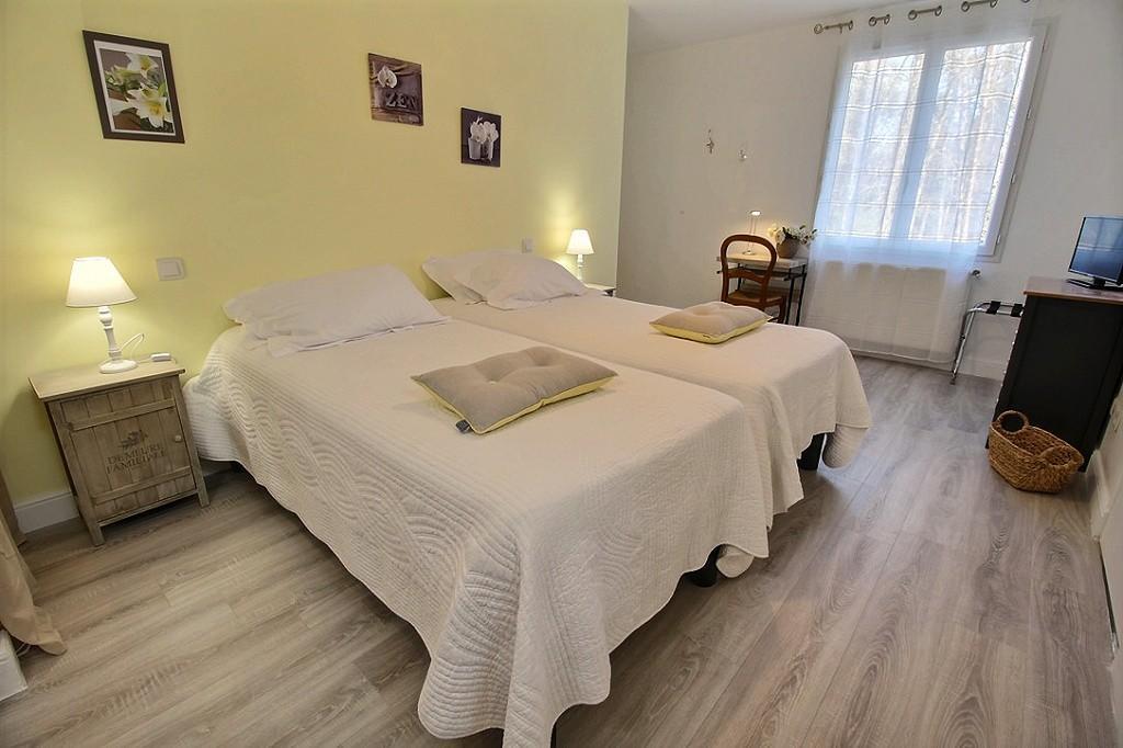 Logis Du Lievre D'Or Bed & Breakfast มงต์บาซง ภายนอก รูปภาพ