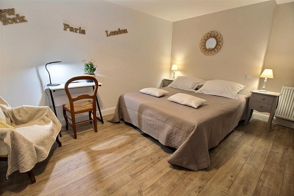 Logis Du Lievre D'Or Bed & Breakfast มงต์บาซง ภายนอก รูปภาพ