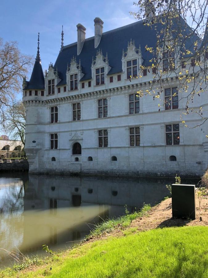 Logis Du Lievre D'Or Bed & Breakfast มงต์บาซง ภายนอก รูปภาพ